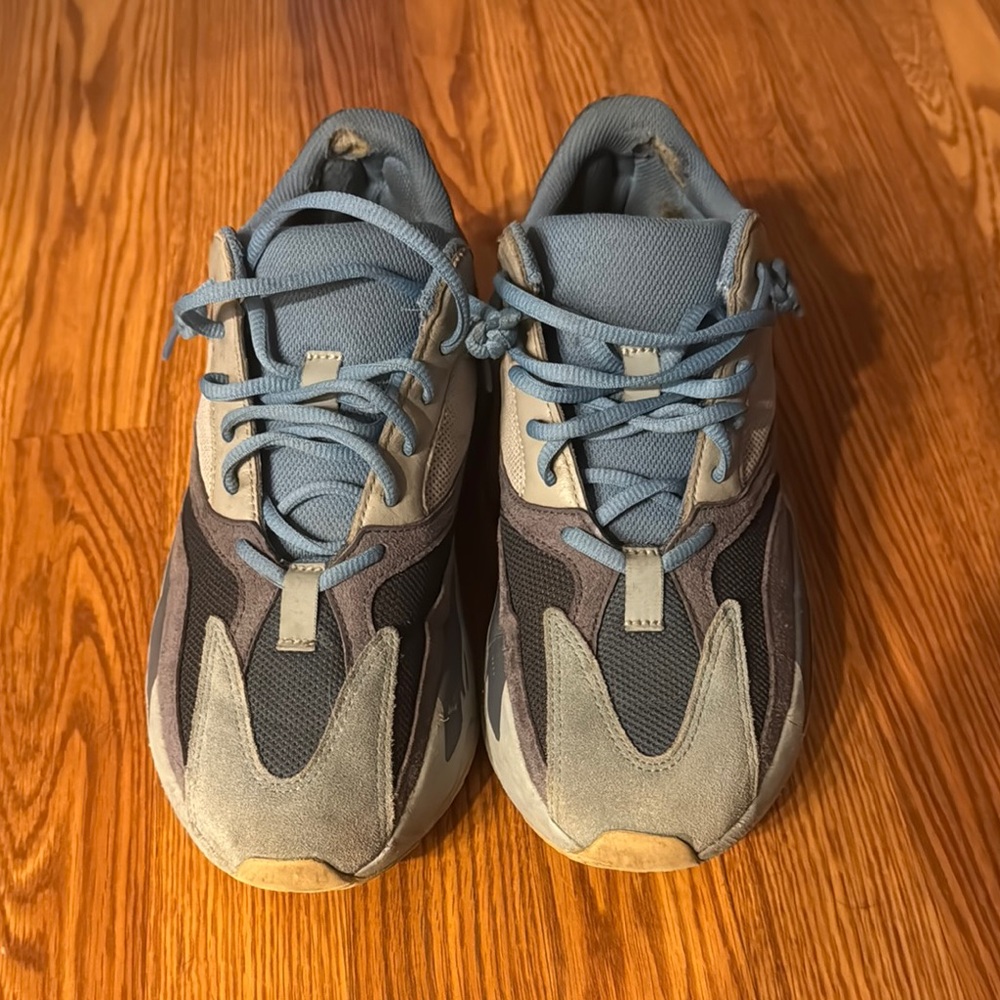 adidas Yeezy Boost 700 Carbon blue
